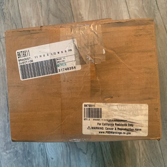 NEW Fypon Polyurethane Bracket BKT9X11 11 H X 3 1/2 W X 9 PROJECTION WHITE - Picture 5 of 6